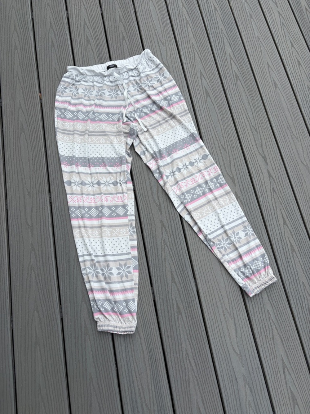 Simply Vera Vera Wang Gray and Pink Fair Isle Jogger Pants